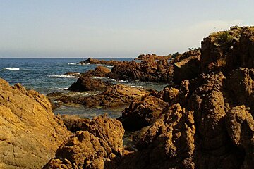 rocky outcrops on the coast near cannes