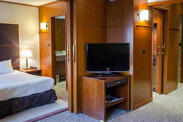 Goldstar Apartment Residence, Nice double bedroom