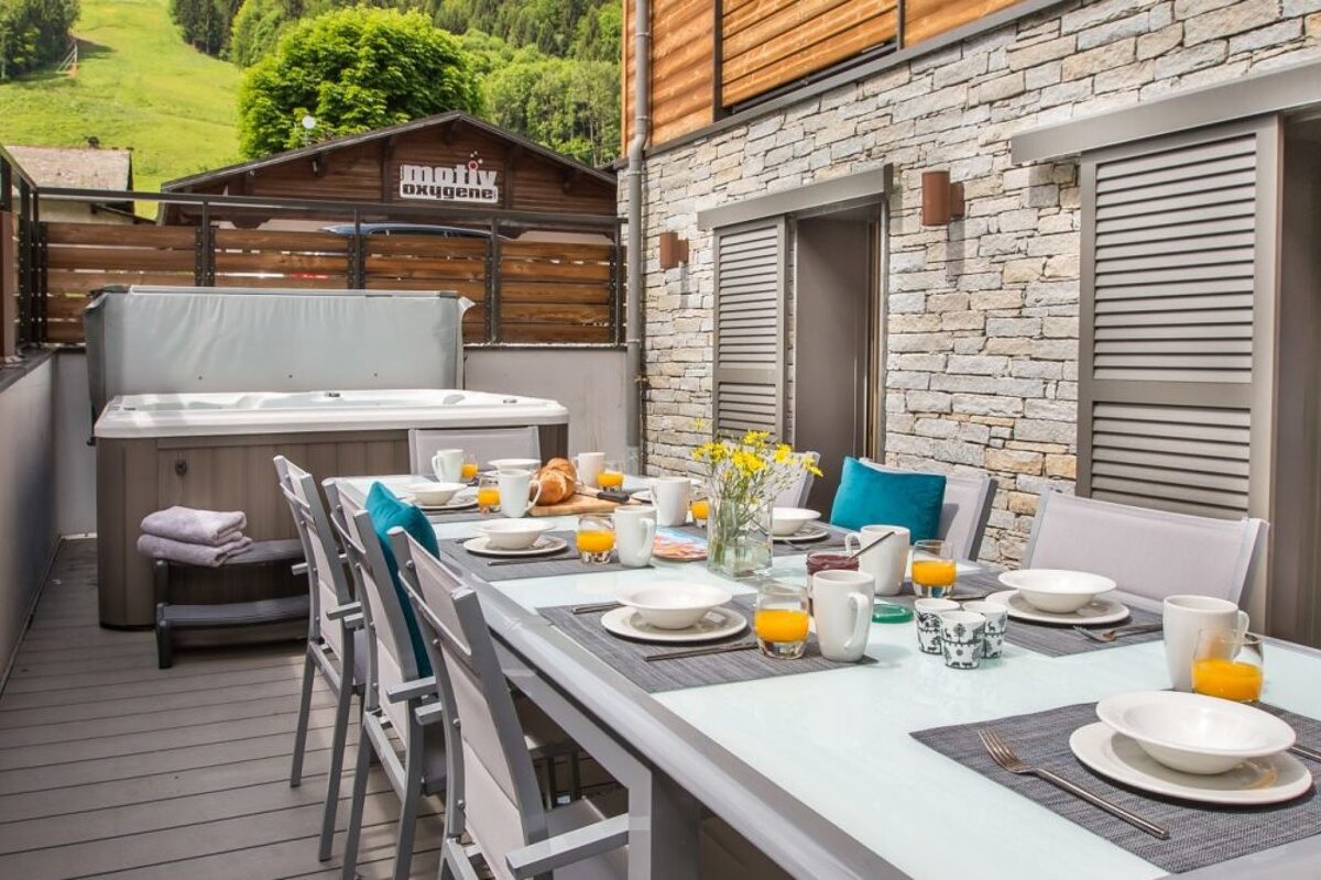 Joli Apartment, Morzine terrace