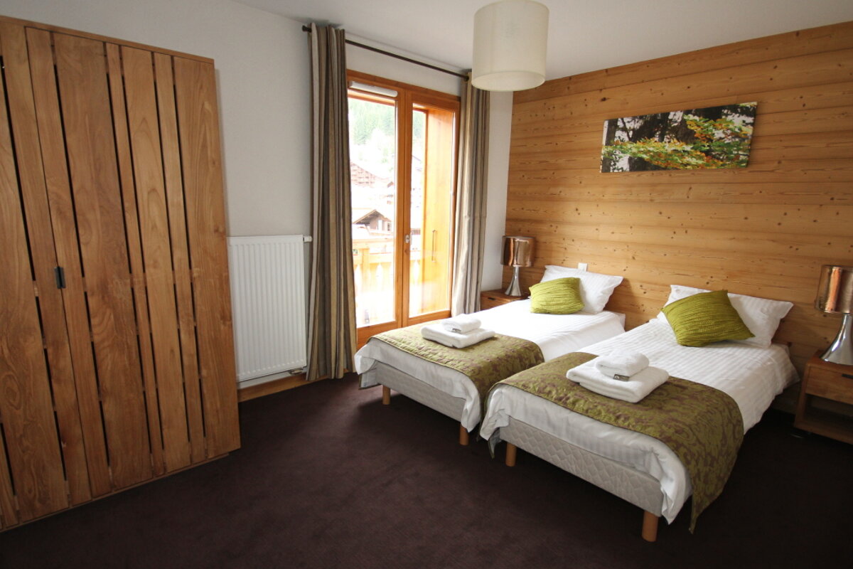 l'Aiglon de Morzine - No.10 Apartment, Morzine twin room 