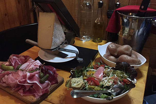 La Porte d'a Cote Restaurant, 2 Alpes style of cuisine