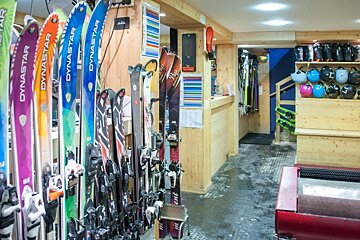 Skimium - Lac & Montagne Sports Ski Hire, Montriond shop interior