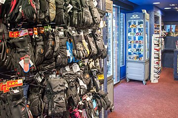 Skimium - Lac & Montagne Sports Ski Hire, Montriond shop interior