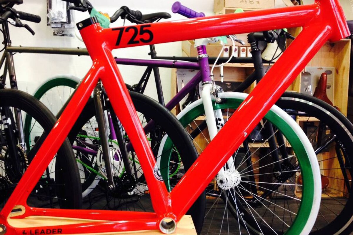 Esprit Cycles, Bordeaux - Centre road bike