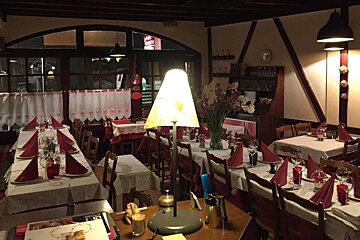 La Petite Taverne Restaurant, Alpe d'Huez interior