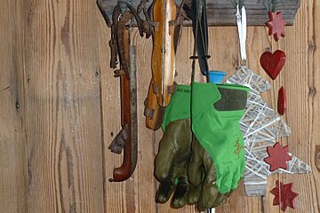 Plenty of space to hang up those gloves