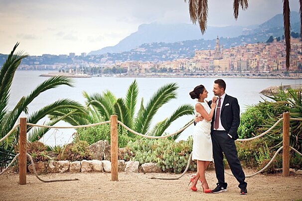 a couple newly married on the cote d'azur