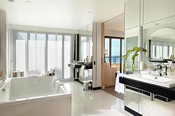 Hyatt Regency Le Palais de la Mediterranee Hotel, Nice bathroom