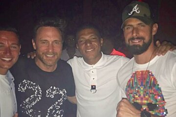 Stars wave goodbye to July in Ibiza