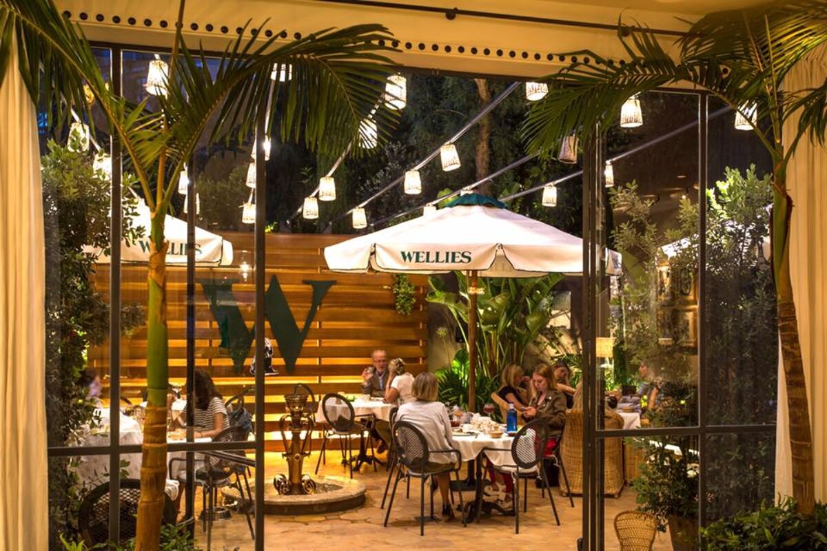 Wellies Restaurant Courtyard