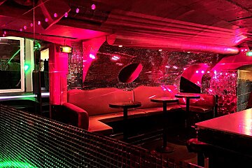 L'Esqui Nightclub, Saint Tropez interior