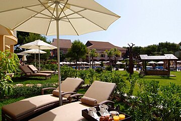 Vanity Suite Hotel, Cala Mesquida garden