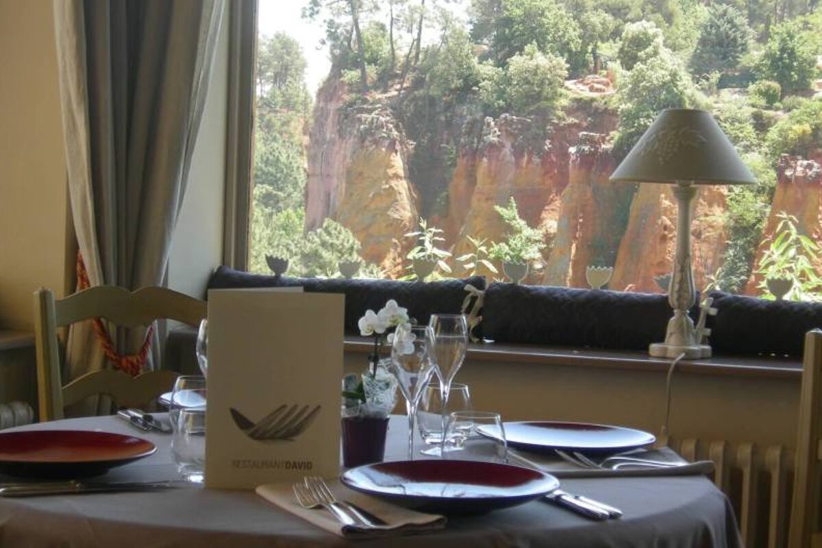 David, Roussillon interior