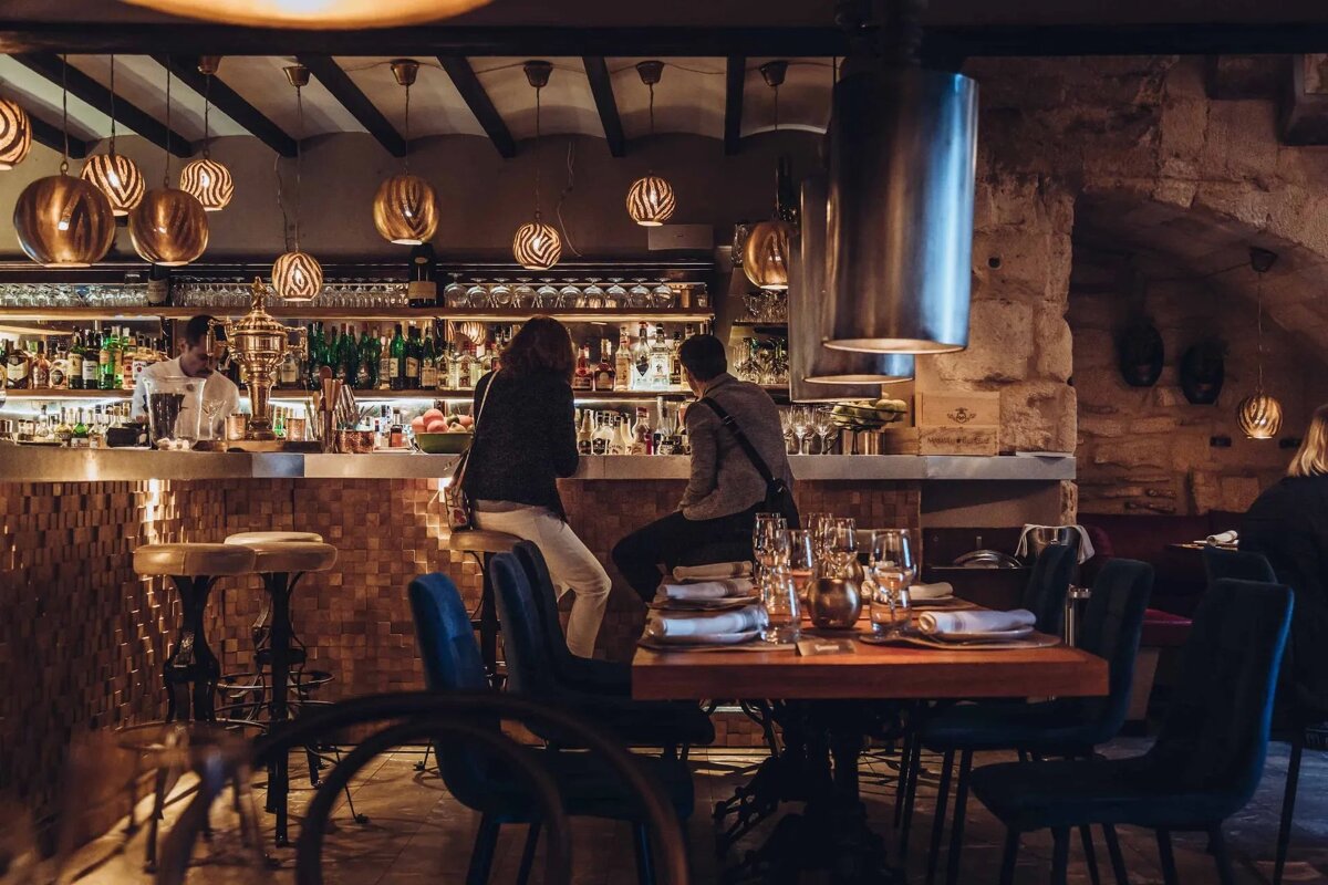 Bar area in La Paloma