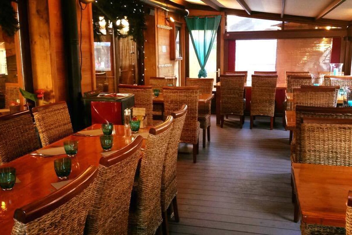 La Flamme Restaurant, Morzine interior