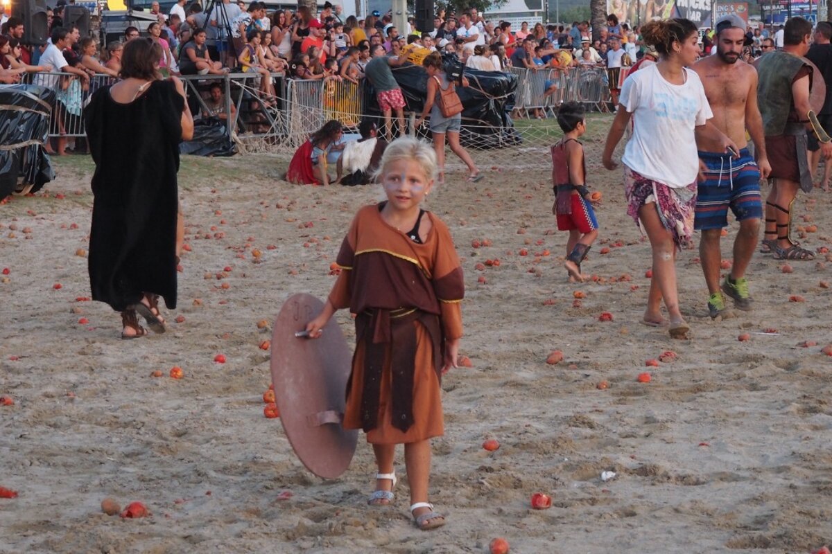 Romans vs Carthaginians Tomato Fight