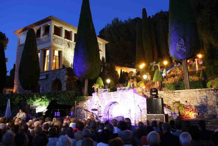 Villa Domergue & Gardens at night Cannes