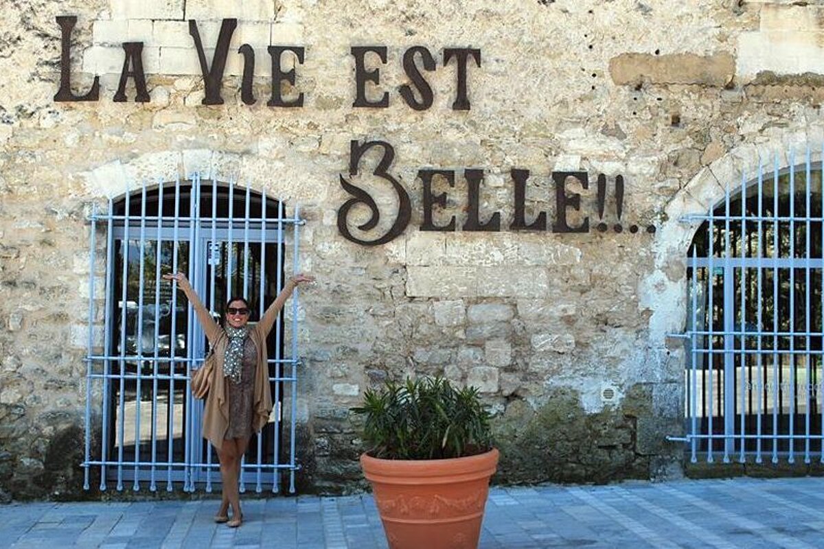 La Vie est Belle a Menerbes