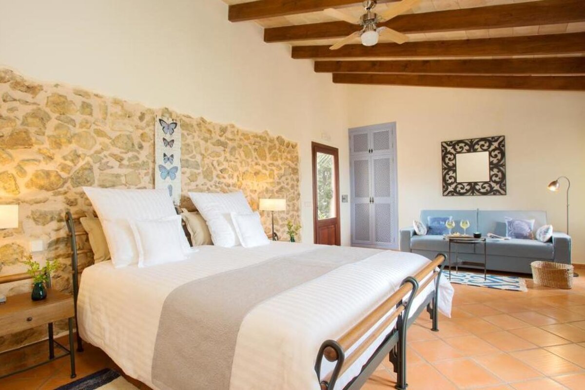 Font i Roig - Boutique Hotel, Maria de la Salut double bedroom