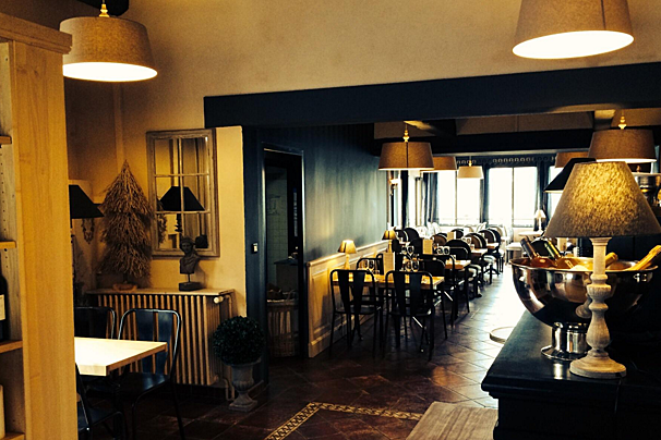 La Reine Jeanne Restaurant, Les Baux interior