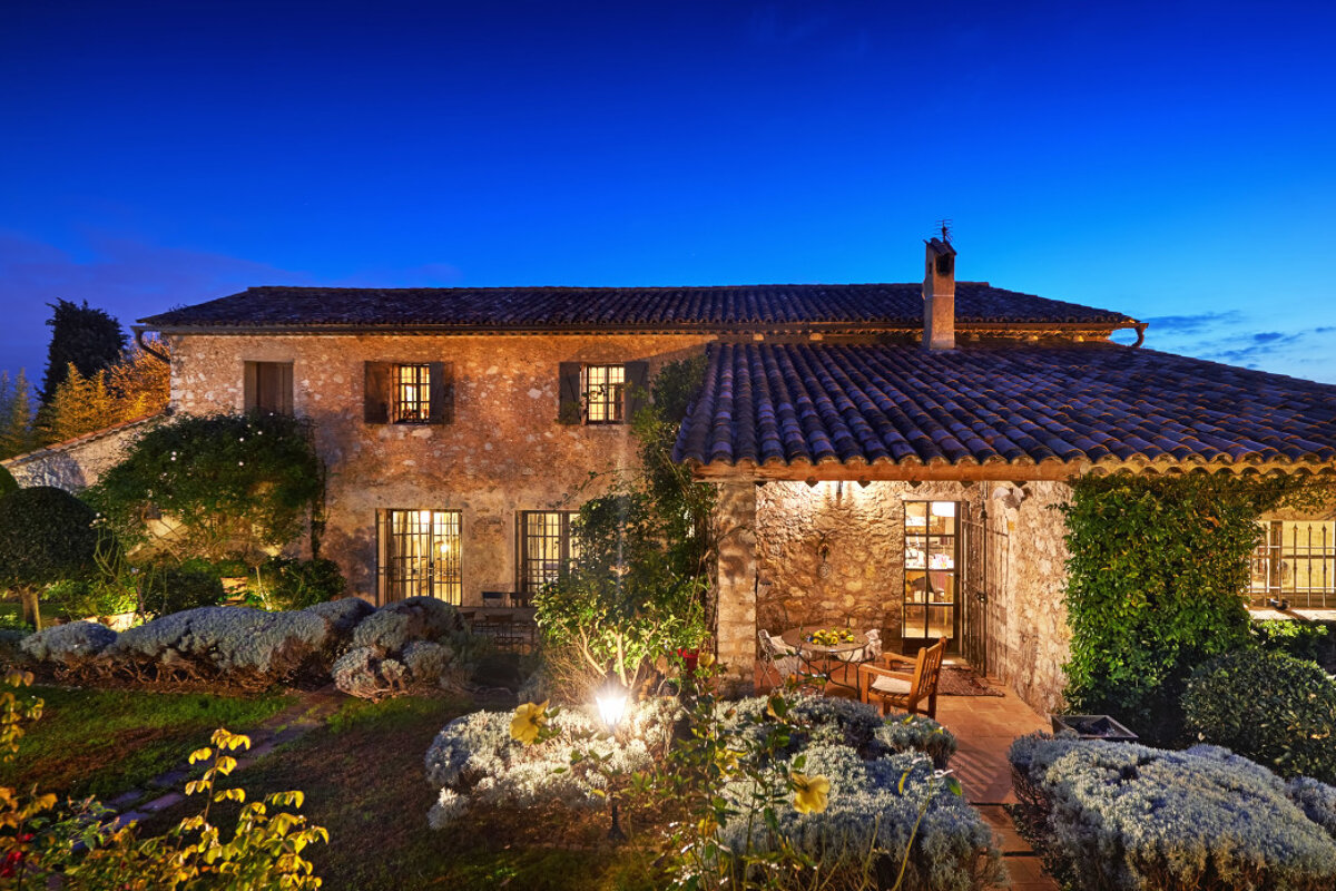 Savills Estate Agent, Cannes villa