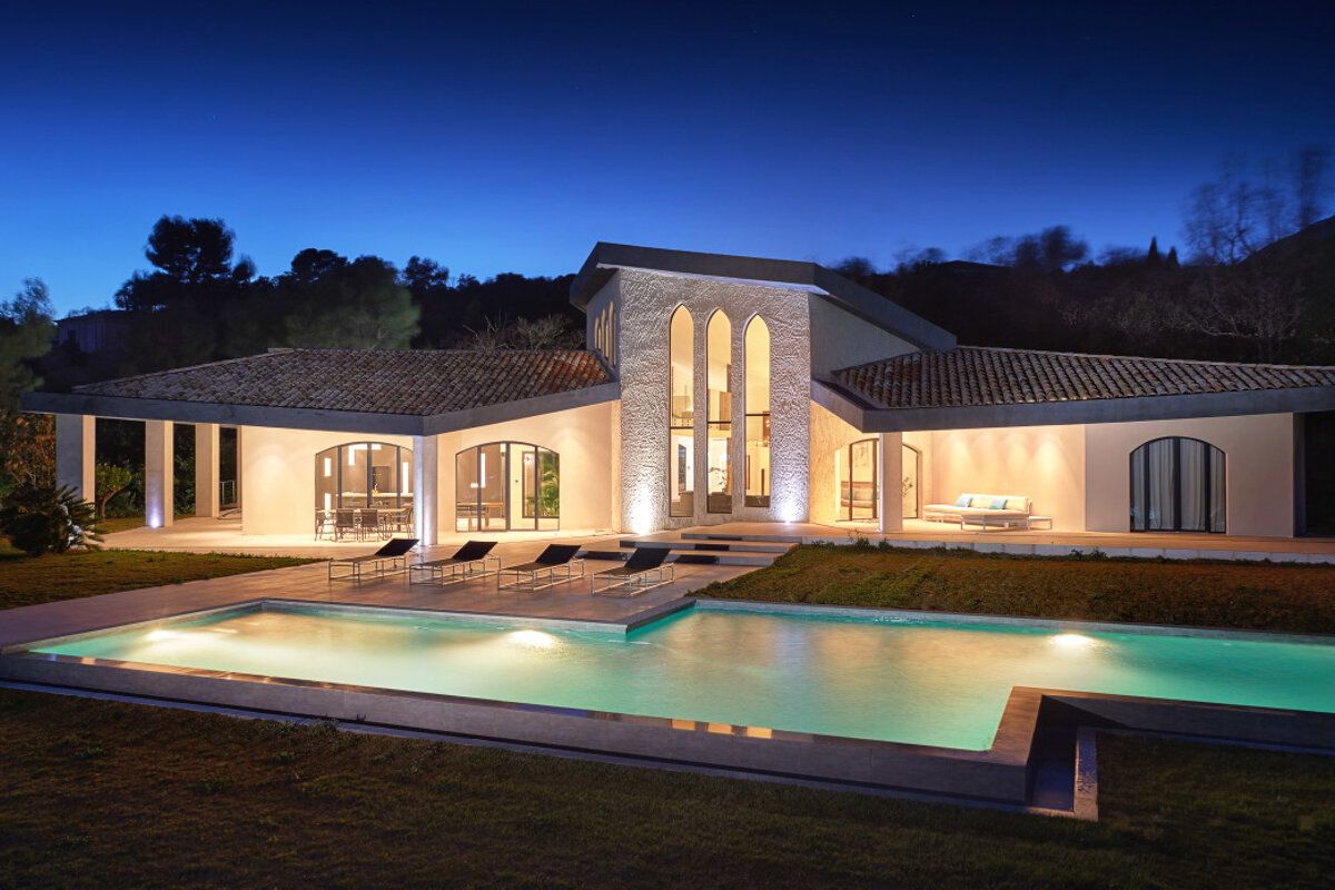 Savills Estate Agent, Cannes villa