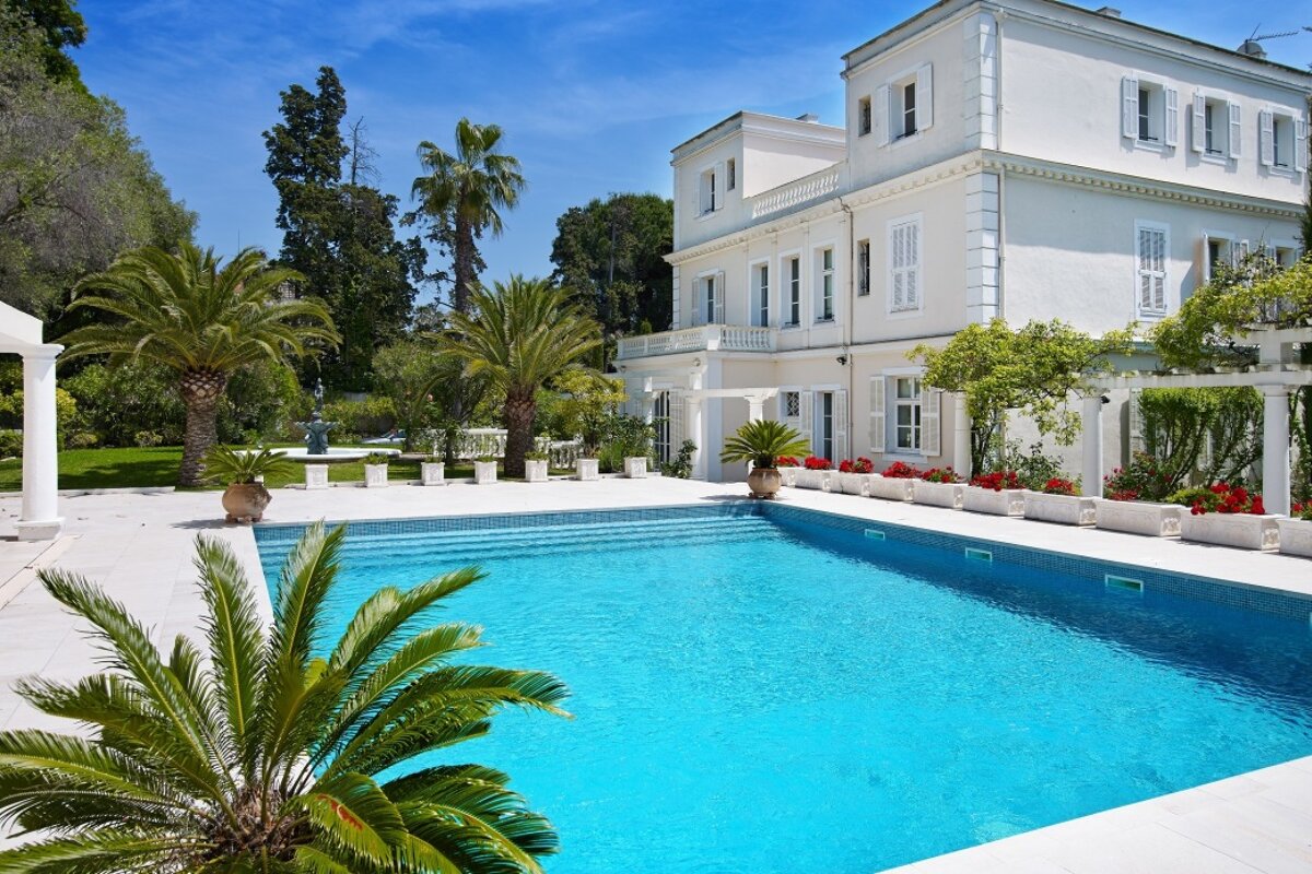 Savills Estate Agent, Cannes villa
