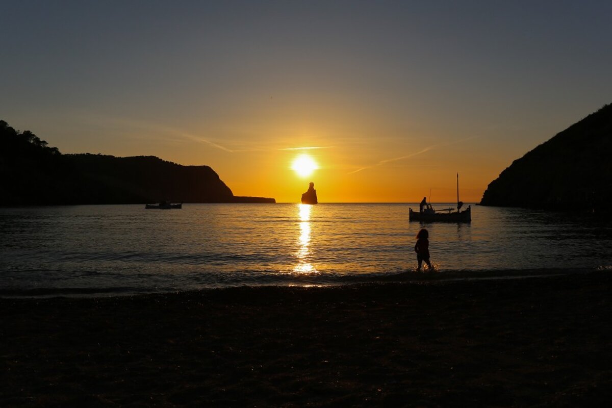 sunset benirras ibiza