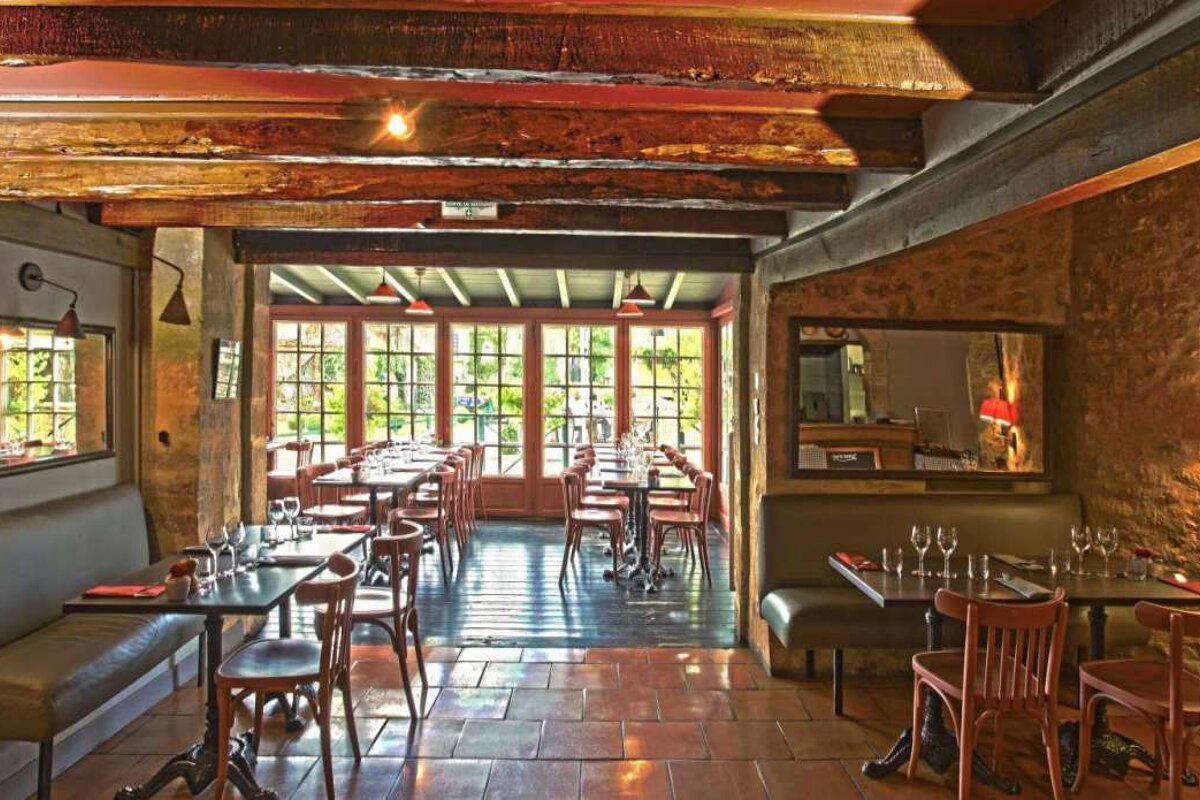 Bistrot de la Place Restaurant, Tremolat interior