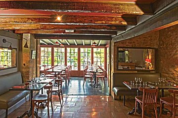 Bistrot de la Place Restaurant, Tremolat interior