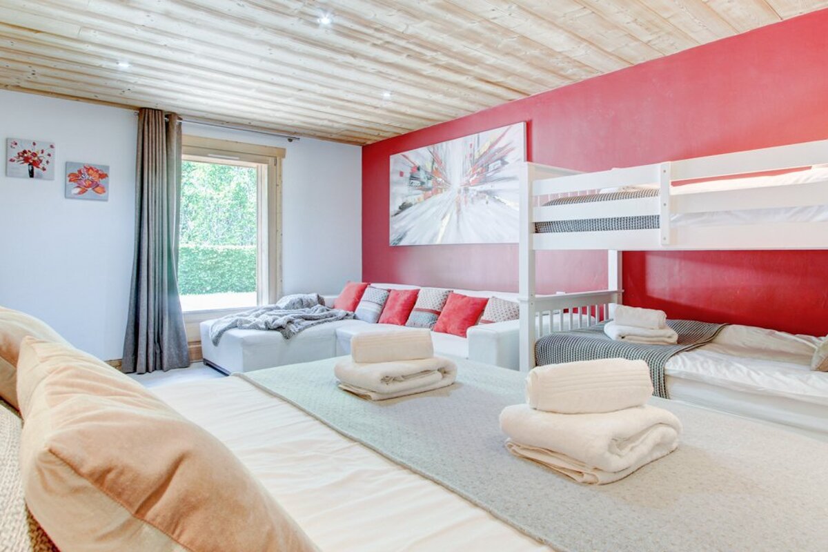 Quatre Saison Chalet, Morzine family room 