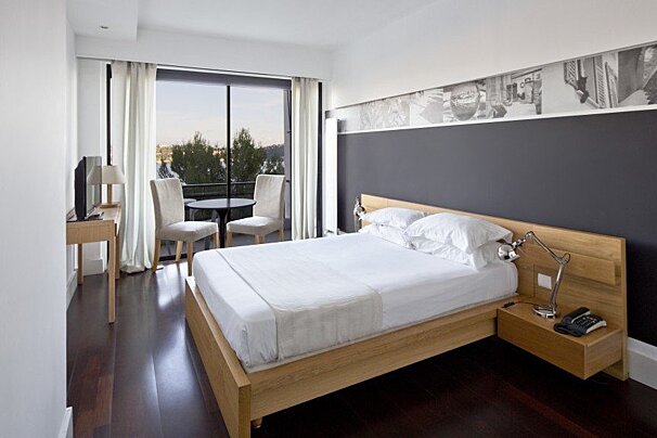 Versailles Hotel, Villefranche-sur-Mer double bedroom