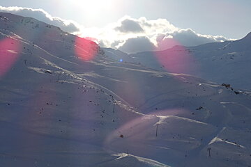 lots of snow cover in Val thorens in April