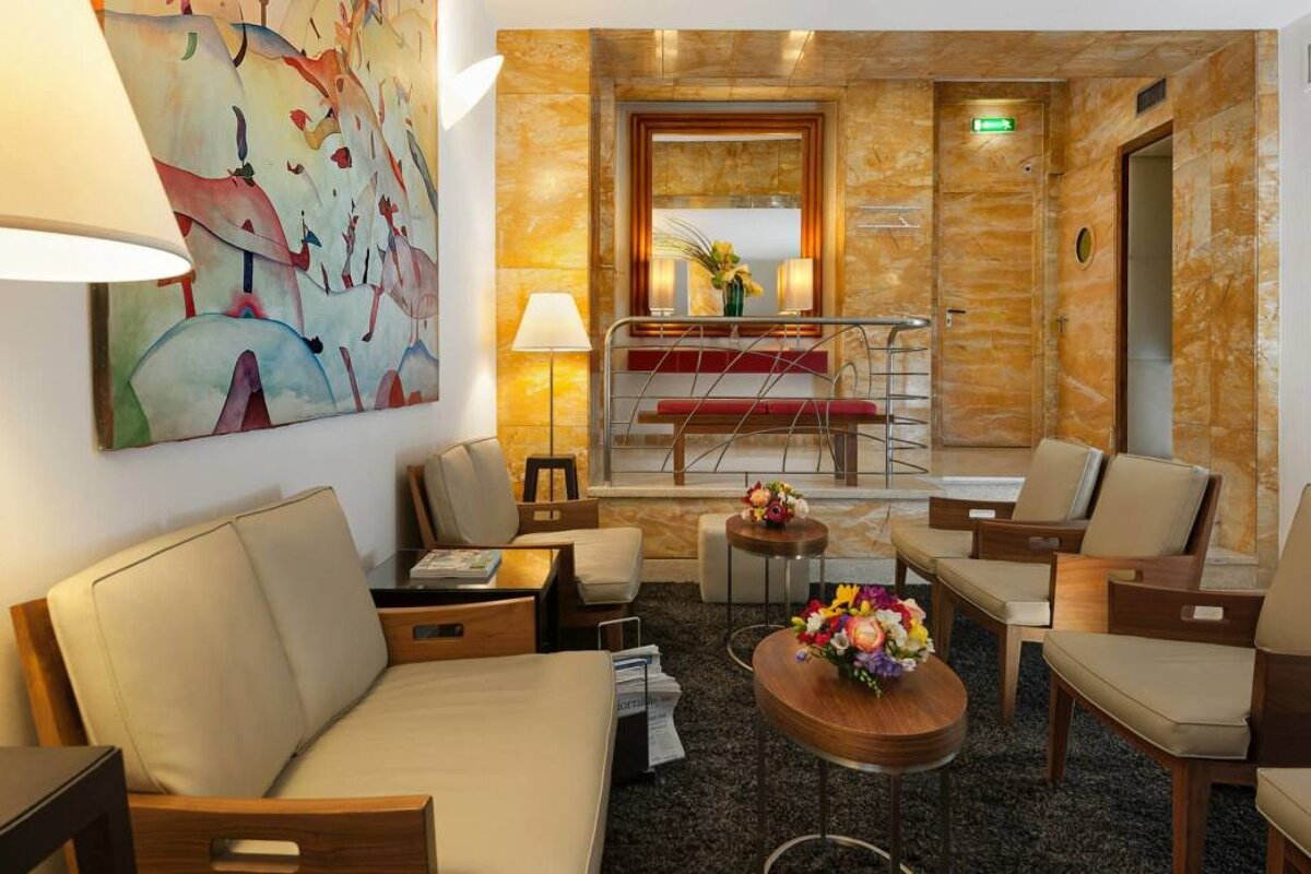 Ariston Hotel, Milan lounge room 
