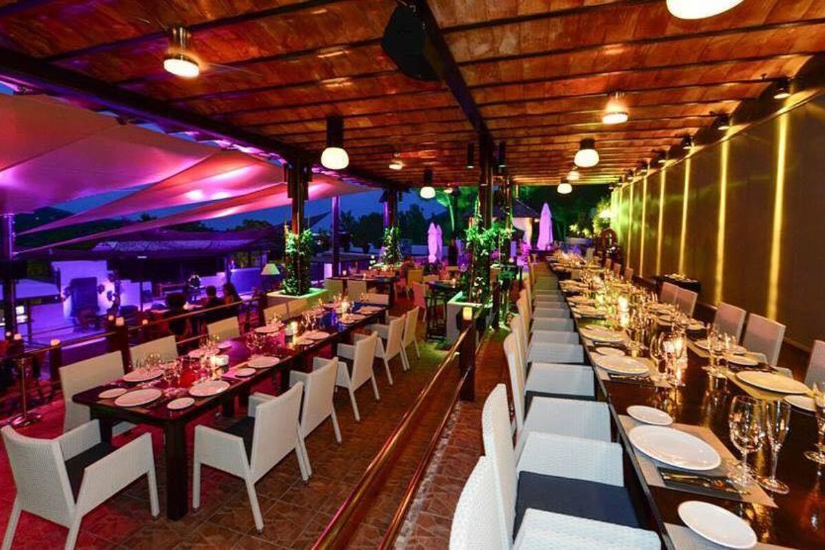 Cova Santa Restaurant, Sa Caleta interior