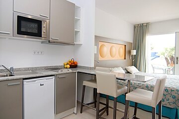 Hoposa Montelin Apartments, Puerto Pollenca kitchen