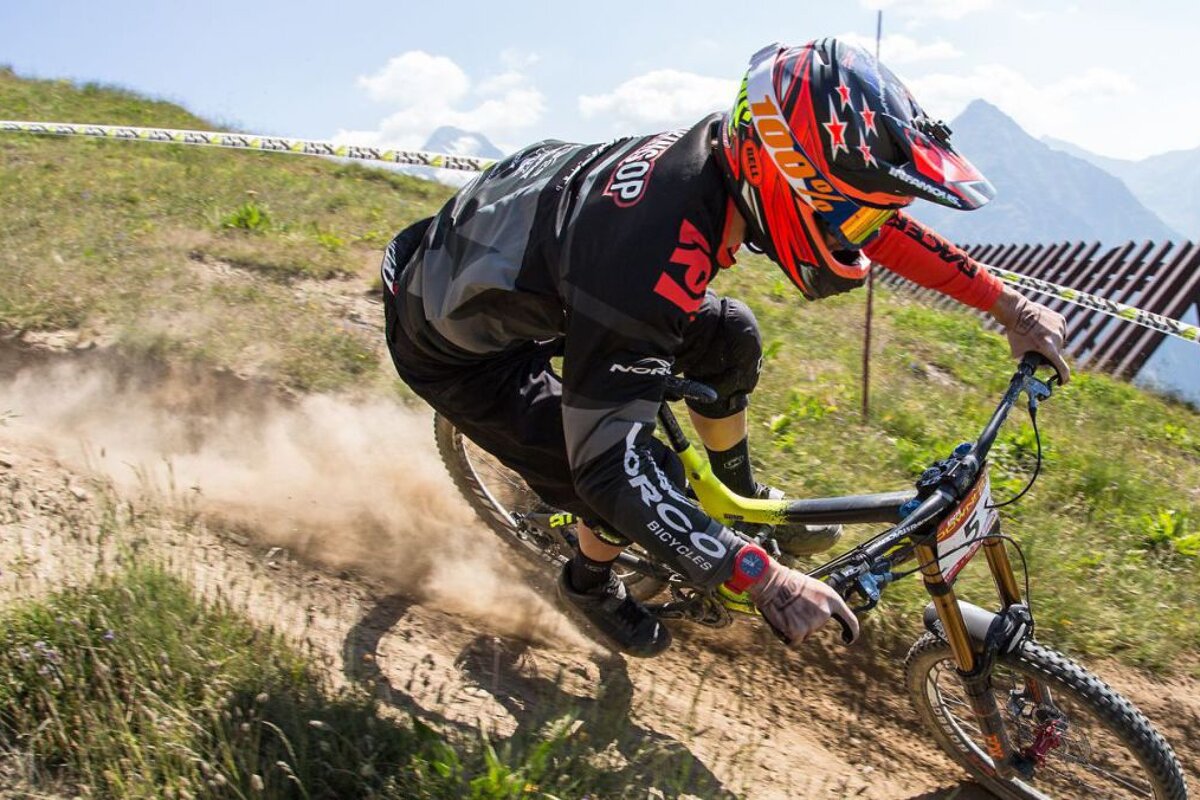 IXS Downhill Cup in Les Deux Alpes