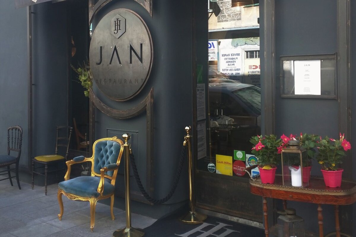 Teh exterior of Jan Restaurant, Vieux Nice