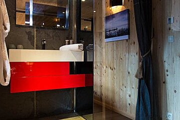 Les Ardoisiers Chalet, Morzine shower room