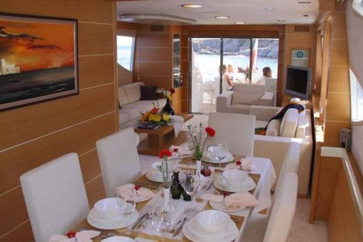Pruva 80' 24.5m Motor Yacht, Ibiza dining