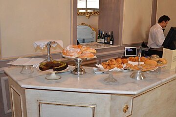 Scholl Cafe, Soller interior