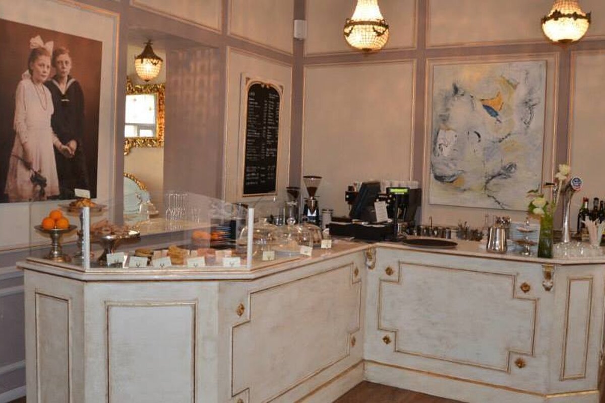 Scholl Cafe, Soller interior