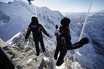 Chamonix Skywalk , Step Into the Void