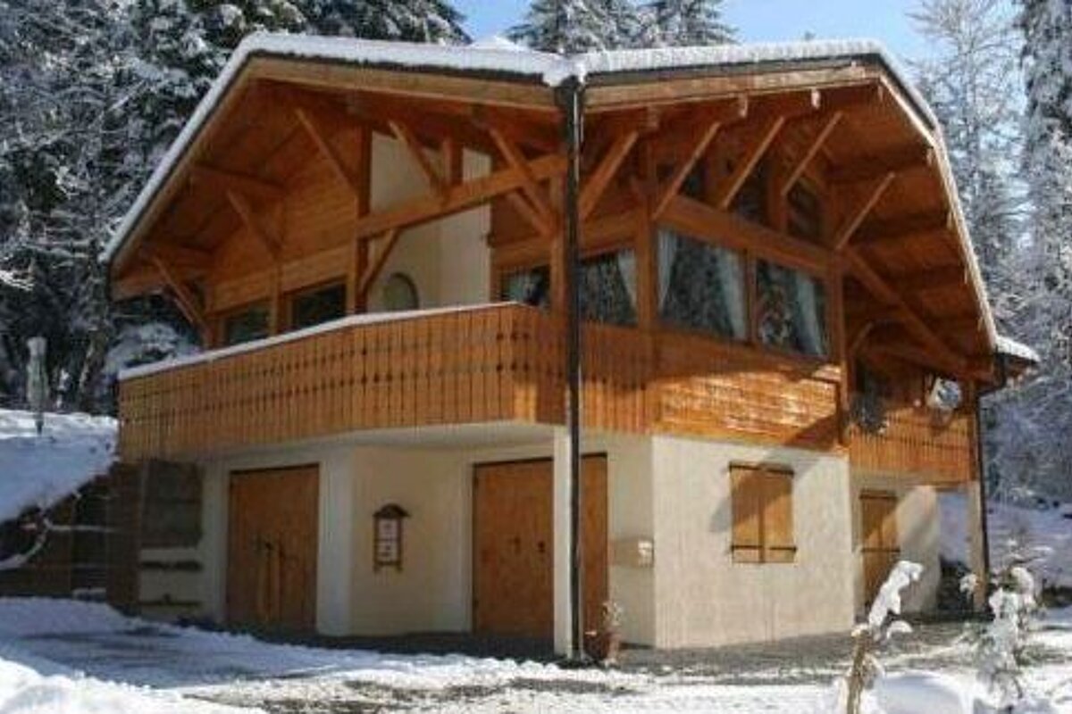 Gecko Chalet, Morzine exterior