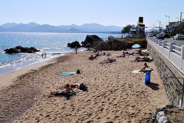 Plage des Rochers Beach, Cannes - La Bocca