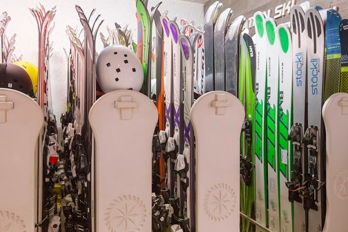 Skimium - Ski Paradise Ski Hire, Meribel - Mottaret shop interior