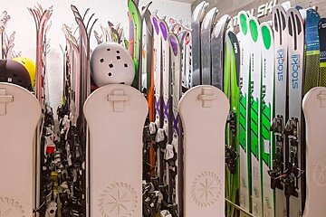 Skimium - Ski Paradise Ski Hire, Meribel - Mottaret shop interior