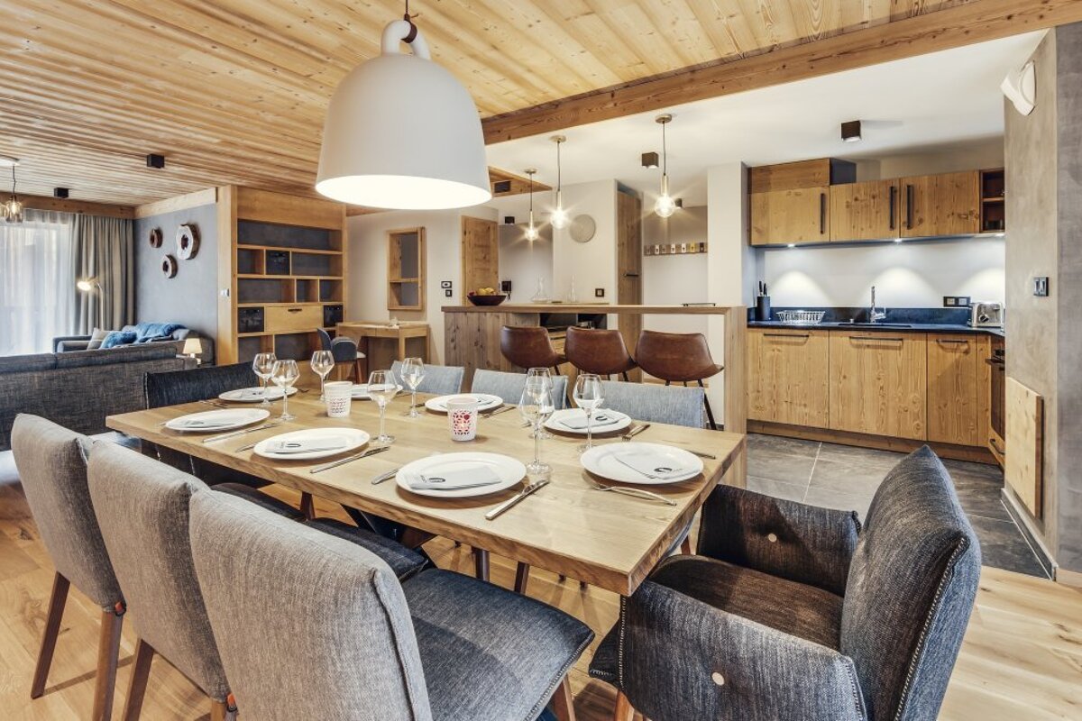 Snega Apartment, Val d'Isere - Centre dining room 