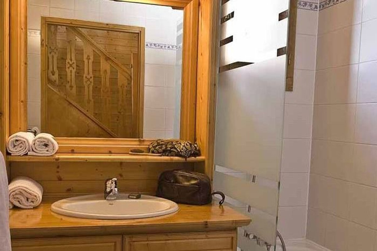 Lumiere de Soleil Chalet, Val Thorens bathroom