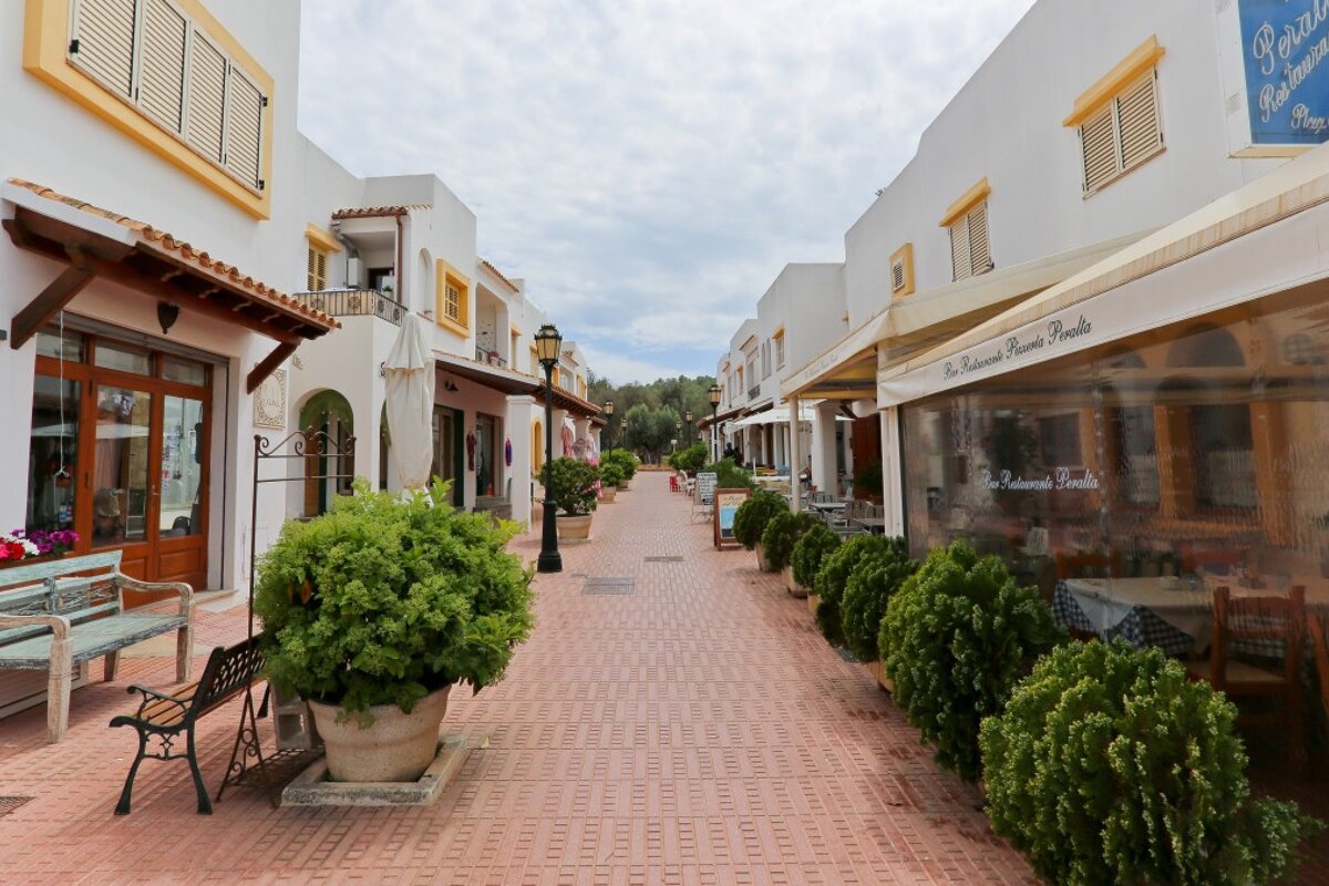 shopping streets in san Carlos, ibiza